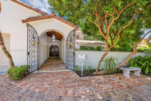 6811 Riviera Dr, Coral Gables, FL 33146, Sold 10/21/24