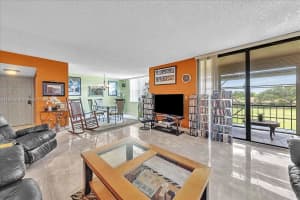 3800 N Hills Dr APT 316, Hollywood, FL 33021, Sold 09/27/24