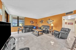3800 N Hills Dr APT 316, Hollywood, FL 33021, Sold 09/27/24
