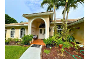 138 Park Rd N, Royal Palm Beach, FL 33411, Sold 12/20/24