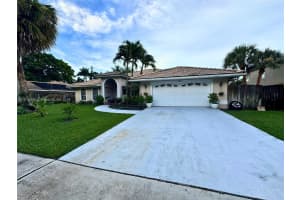 138 Park Rd N, Royal Palm Beach, FL 33411, Sold 12/20/24