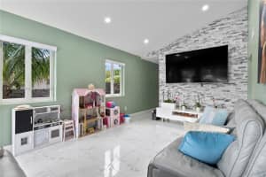 515 NW 60th Ct, Miami, FL 33126, Sold 01/28/25
