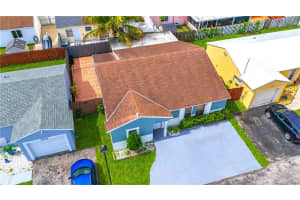 19909 NW 67th Cir Ct, Hialeah, FL 33015, Sold 01/27/25