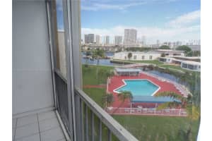 2859 Leonard Dr, Aventura, FL 33160, Sold 09/12/24