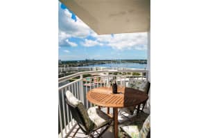 18041 Biscayne Blvd APT 1905, Aventura, FL 33160, Sold 10/28/24
