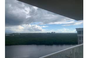 300 Bayview Dr PH-06, Sunny Isles Beach, FL 33160, Sold 12/03/24