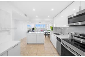 1301 NE Miami Gardens Dr #922w, Miami, FL 33179, Sold 10/01/24