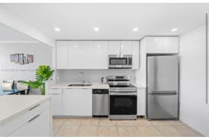 1301 NE Miami Gardens Dr #922w, Miami, FL 33179, Sold 10/01/24