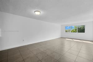 6940 Miami Gardens Dr, Hialeah, FL 33015, Sold 07/31/24