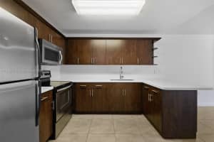 6940 Miami Gardens Dr, Hialeah, FL 33015, Sold 07/31/24