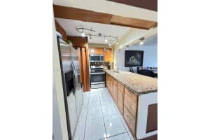 460 E 23rd St APT 403, Hialeah, FL 33013, Sold 10/21/24