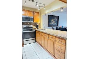 460 E 23rd St APT 403, Hialeah, FL 33013, Sold 10/21/24