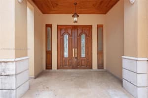 8946 NW 176th Ln, Hialeah, FL 33018, Sold 10/31/24