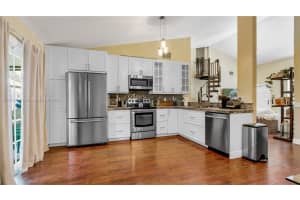 1471 SW 86th Ave, Pembroke Pines, FL 33025, Sold 09/27/24