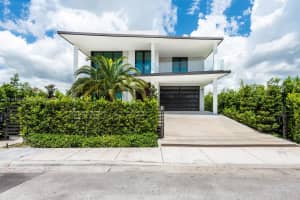 7520 S Treasure Dr, North Bay Village, FL 33141, Sold 11/25/24