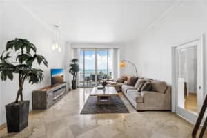 808 Brickell Key Dr, Miami, FL 33131, Sold 10/03/24