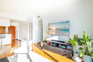 31 SE 5th St APT 3617, Miami, FL 33131, Sold 11/20/24