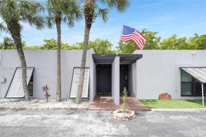 16411 Fox Den Ct, Miami Lakes, FL 33014, Sold 08/26/24