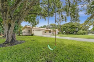 10925 SW 40th Ct, Davie, FL 33328, Sold 08/09/24
