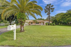 10925 SW 40th Ct, Davie, FL 33328, Sold 08/09/24
