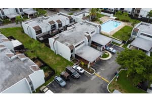 6510 Kendale Lakes Dr, Miami, FL 33183, Sold 10/01/24