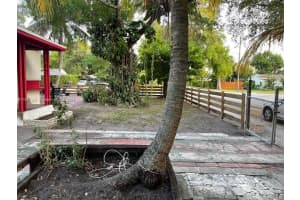 905 NE 129th St, North Miami, FL 33161, Sold 09/11/24