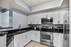 2421 NE 65th St APT 413, Fort Lauderdale, FL 33308, Sold 04/02/25