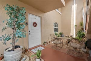 10010 Twin Lakes Dr, Coral Springs, FL 33071, Sold 09/25/24
