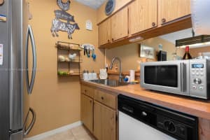 10010 Twin Lakes Dr, Coral Springs, FL 33071, Sold 09/25/24