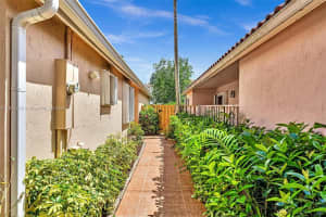 10061 NW 3rd Ct, Plantation, FL 33324, Sold 09/11/24