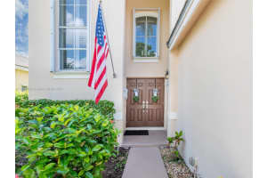 124 W Bayridge Dr, Weston, FL 33326, Sold 11/07/24