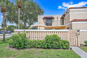 3725 Village Dr UNIT B, Delray Beach, FL 33445, Sold 12/19/24