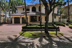 16795 NW 86th Ct, Hialeah, FL 33016, Sold 11/21/24