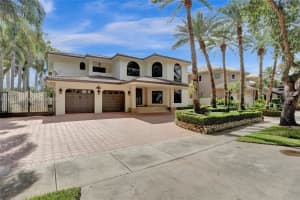 16795 NW 86th Ct, Hialeah, FL 33016, Sold 11/21/24