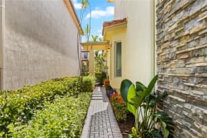 5205 Golden Eagle Ter, Davie, FL 33314, Sold 10/18/24