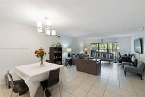 213 Lakeview Dr APT 103, Weston, FL 33326, Sold 10/29/24