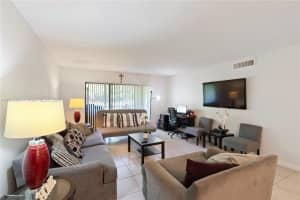 213 Lakeview Dr APT 103, Weston, FL 33326, Sold 10/29/24