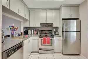 10013 Winding Lake Rd, Sunrise, FL 33351, Sold 08/26/24