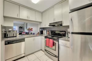 10013 Winding Lake Rd, Sunrise, FL 33351, Sold 08/26/24