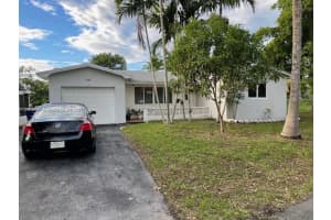 628 SW 2nd Ct, Hallandale Beach, FL 33009, Sold 04/14/25
