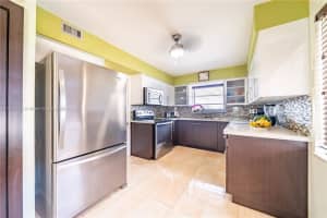19001 NE 14th Ave APT 325, Miami, FL 33179, Sold 10/22/24