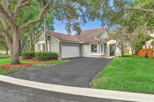 301 NW 100th Ave, Plantation, FL 33324, Sold 08/23/24