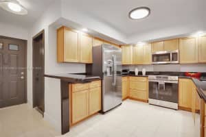 9245 Flynn Cir, Boca Raton, FL 33496, Sold 08/26/24