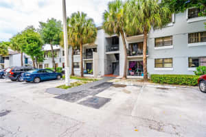 7115 NW 179th St, Hialeah, FL 33015, Sold 09/05/24