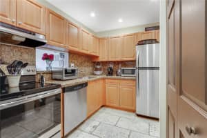 10431 N Kendall Dr APT D304, Miami, FL 33176, Sold 10/08/24