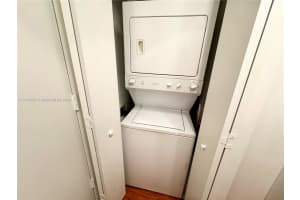 690 SW 1st Ct APT 2026, Miami, FL 33130, Sold 09/30/24