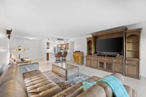 800 NE 195th St, Miami, FL 33179, Sold 09/10/24