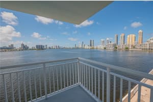 301 174th St, Sunny Isles Beach, FL 33160, Sold 08/28/24