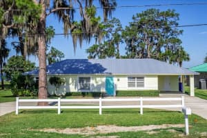 924 Lake Dr E, Lake Placid, FL 33852, - MLS#A11619565
