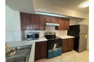 18860 NW 57th Ave APT 307, Hialeah, FL 33015, Sold 10/22/24
